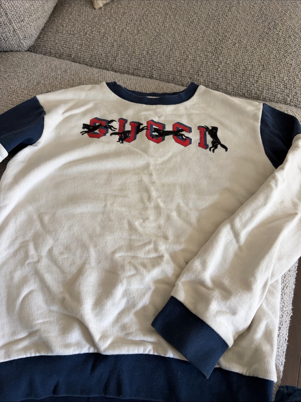 Gucci White Sweatshirt with Navy Trim and Red Logo authentic